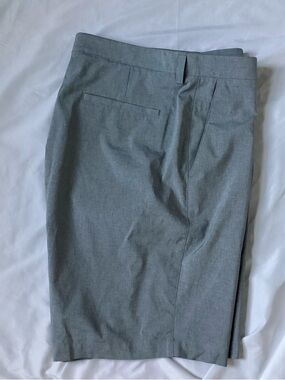PGA Tour Light Gray Men’s Golf Shorts Size 38
